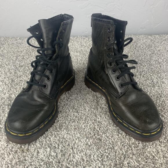 Vintage Dr. Martens Girls Combat Boots Size 3 Black Made in England Leather 1460 - Picture 1 of 10